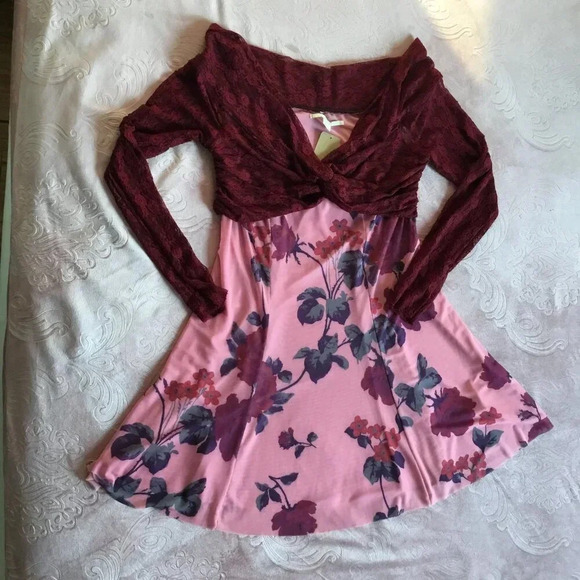 NWT Kimchi Blue Sydney Off-The-Shoulder Mini Dress Rose  Bourgogne Sz L - Picture 2 of 9